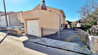 Hiša za prodajo v Seget Vranjici – blizu Trogirja